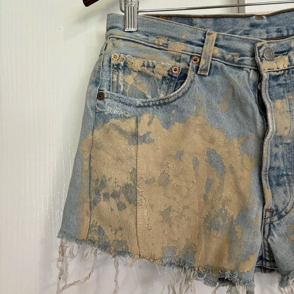 Levi's Destroyed painted Shorts - Picture 2 of 9